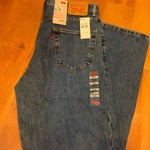 Men’s Levi’s relaxed fit 550s. NWT
